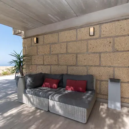 Infinity House. Ocean View Hot Tub. Semesterbostad *